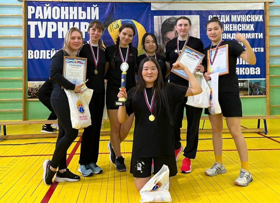 Первенство Эвенкии по волейболу памяти Николая Чистякова среди мужских и женских команд.